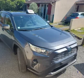 vehicule-taxi-disponible-a-Gradignan-pour-trajets-toutes-distances