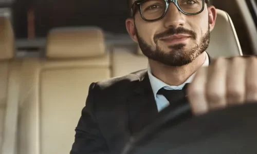 membre-chauffeur-de-lequipe-de-Van-VTC-Marseille