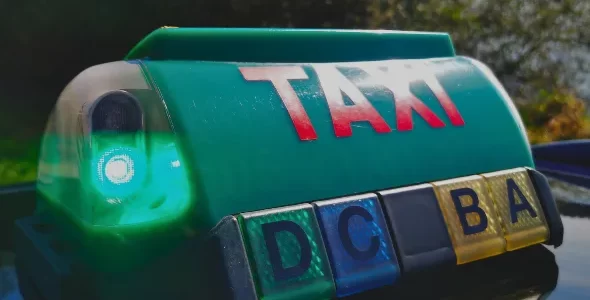 taxi-officiel-nantes-aeroport-lumineux-vert