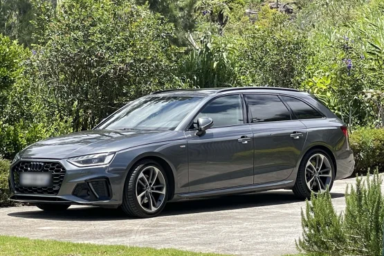 1 VTC fait glisser VTC La Réunion entre lagons volcans et rendez vous essentiels