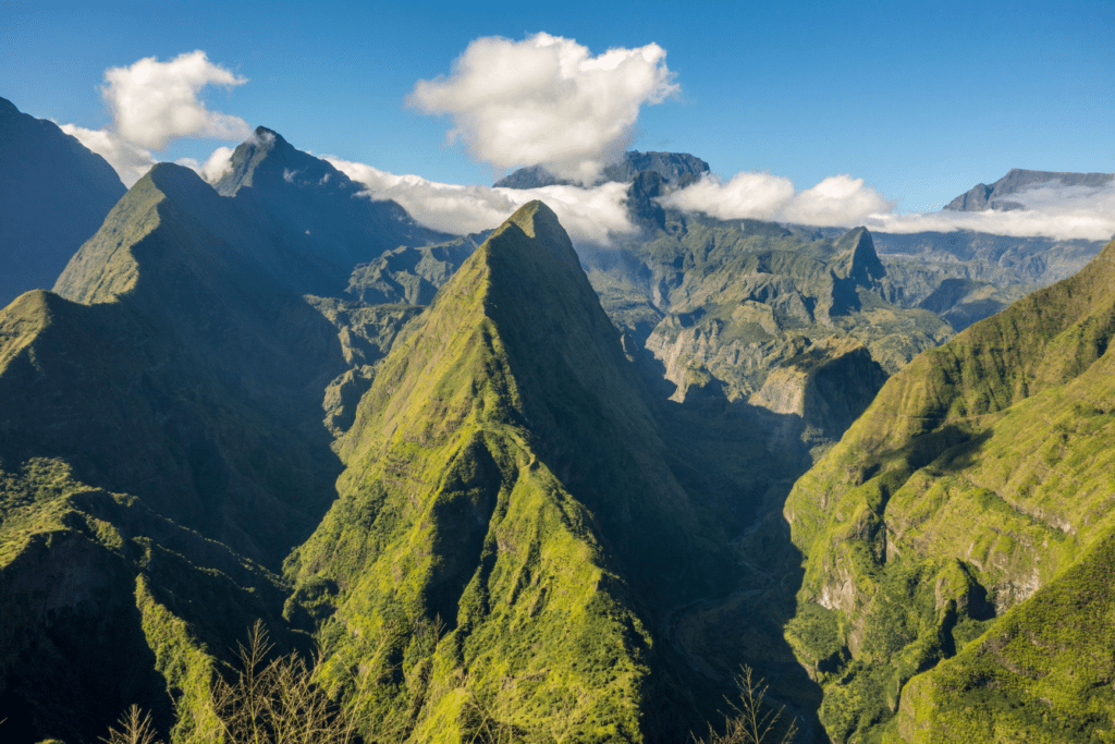 À Saint-Paul La Réunion le VTC transforme chaque départ en rendez-vous avec le ciel